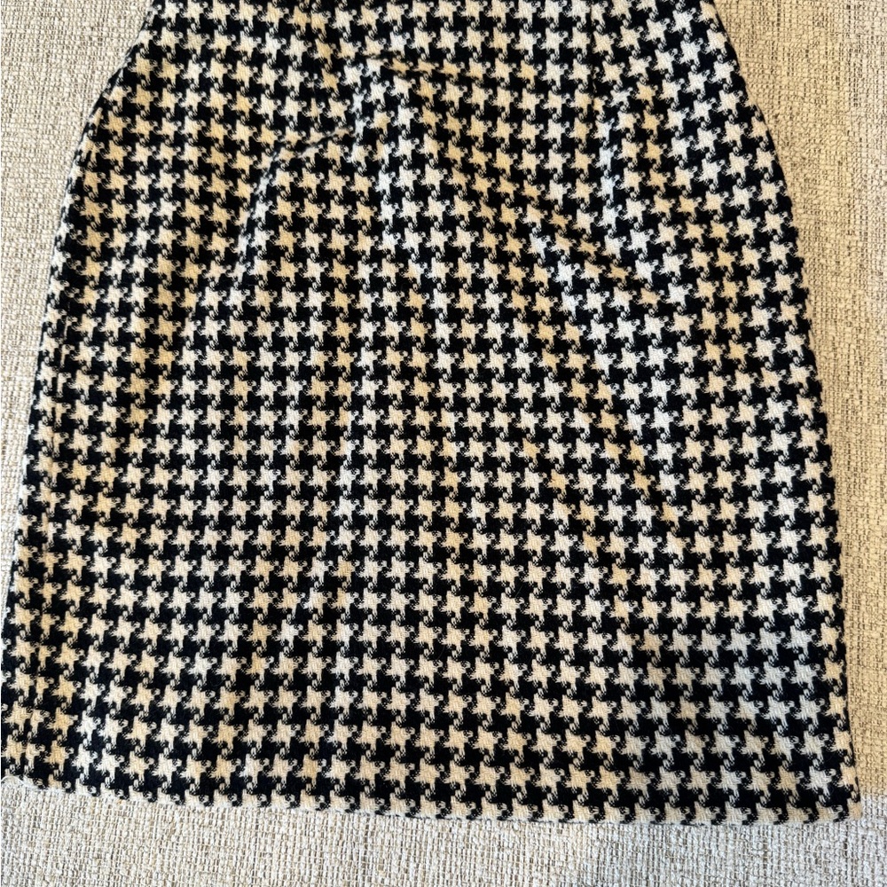 Petite Sophisticate Black and Cream Houndstooth Pencil Skirt